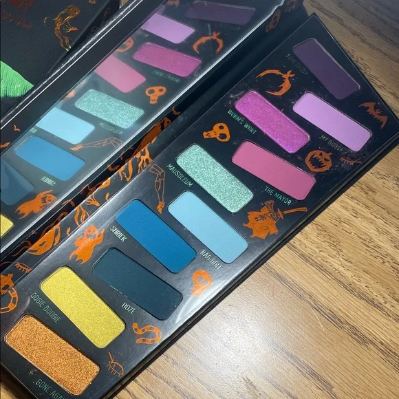 Melt Halloween Town eyeshadow palette - Picture 3 of 6